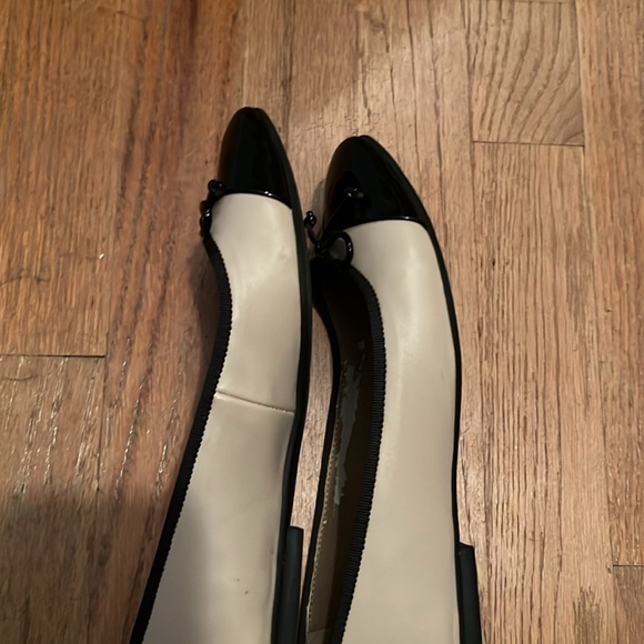 Tahari Intel Bow Ballet Flats with Cap Toes in Chanel Style - Picture 9 of 11